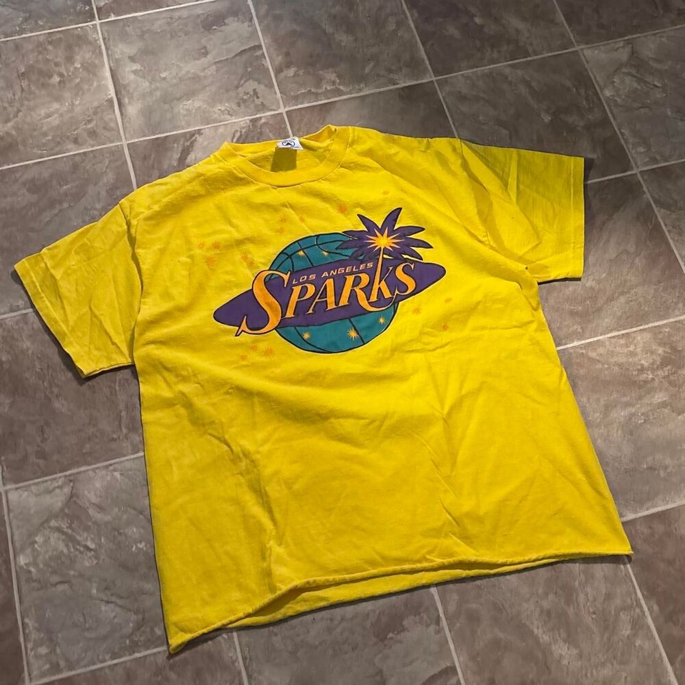 VTG 1990s NBA Los Angeles Sparks Lisa Leslie jersey tee, size large, rare find!